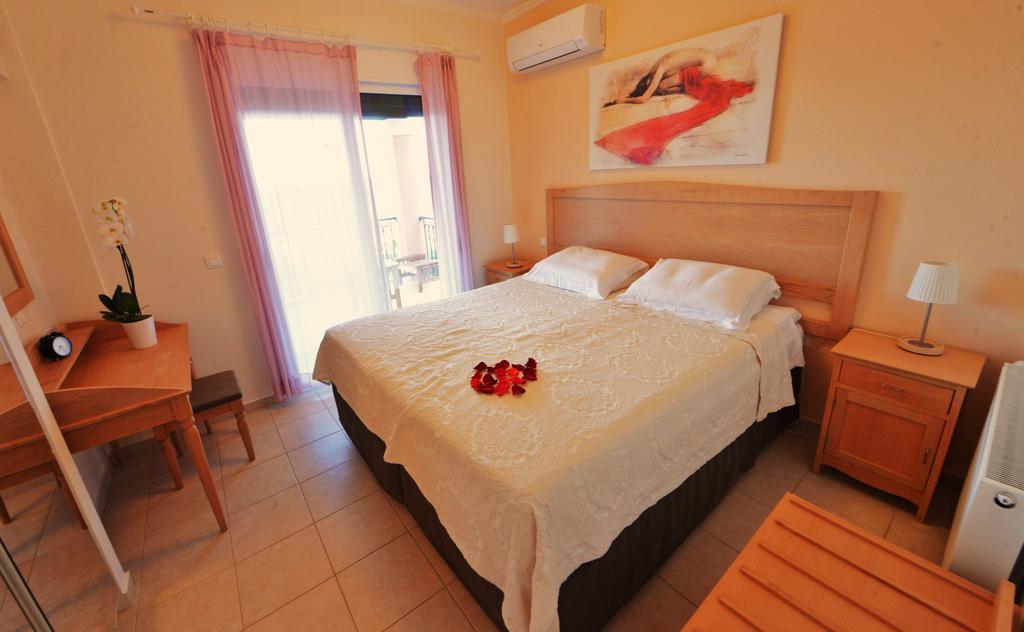 Villa Artemis Barbati Esterno foto