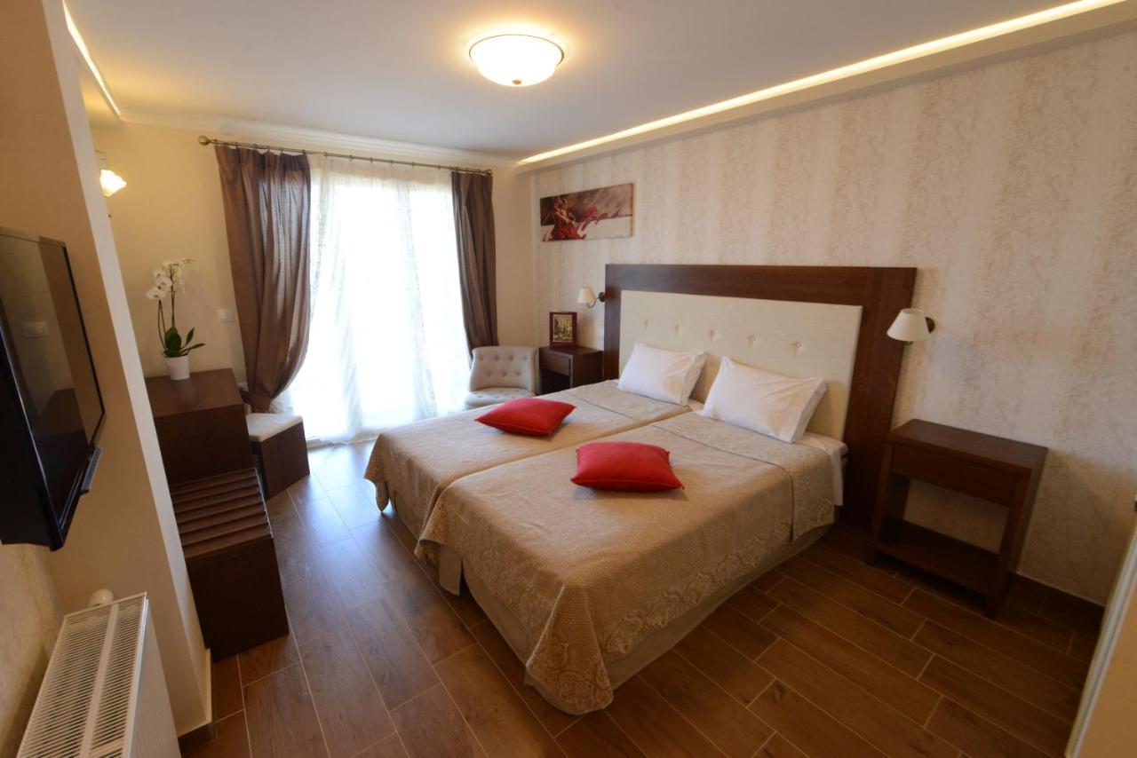 Villa Artemis Barbati Esterno foto