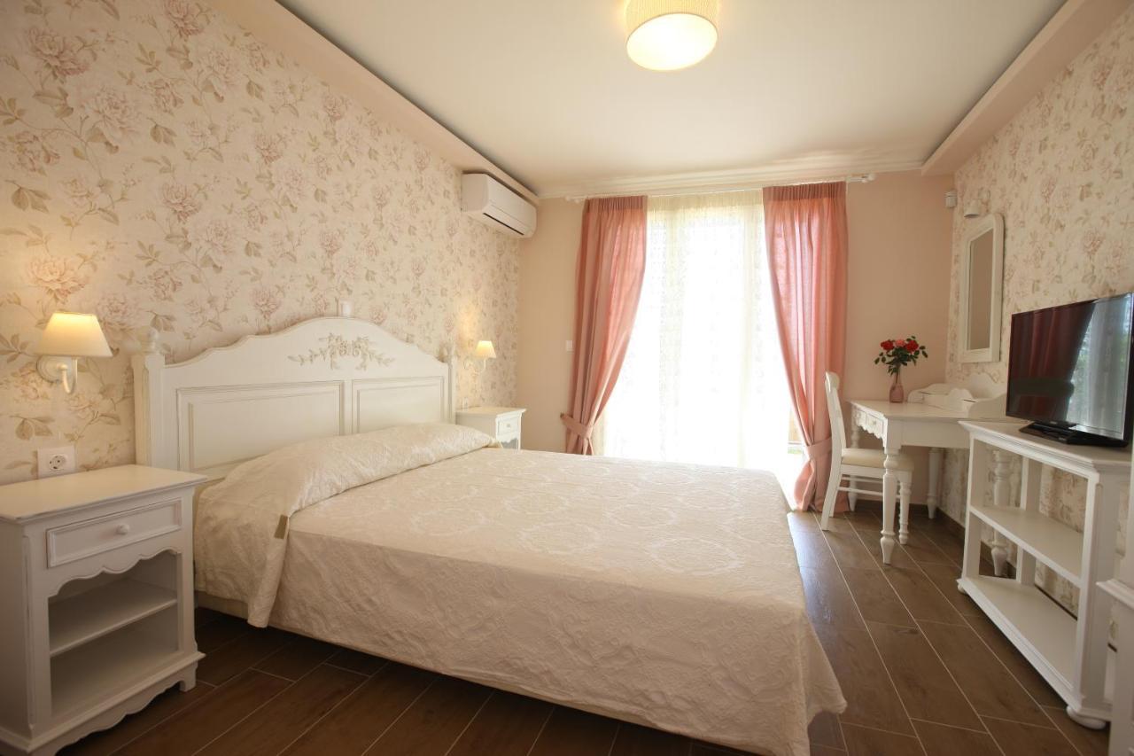 Villa Artemis Barbati Esterno foto