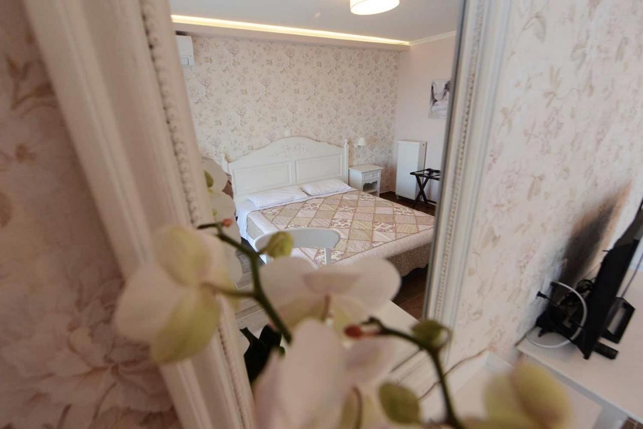 Villa Artemis Barbati Esterno foto